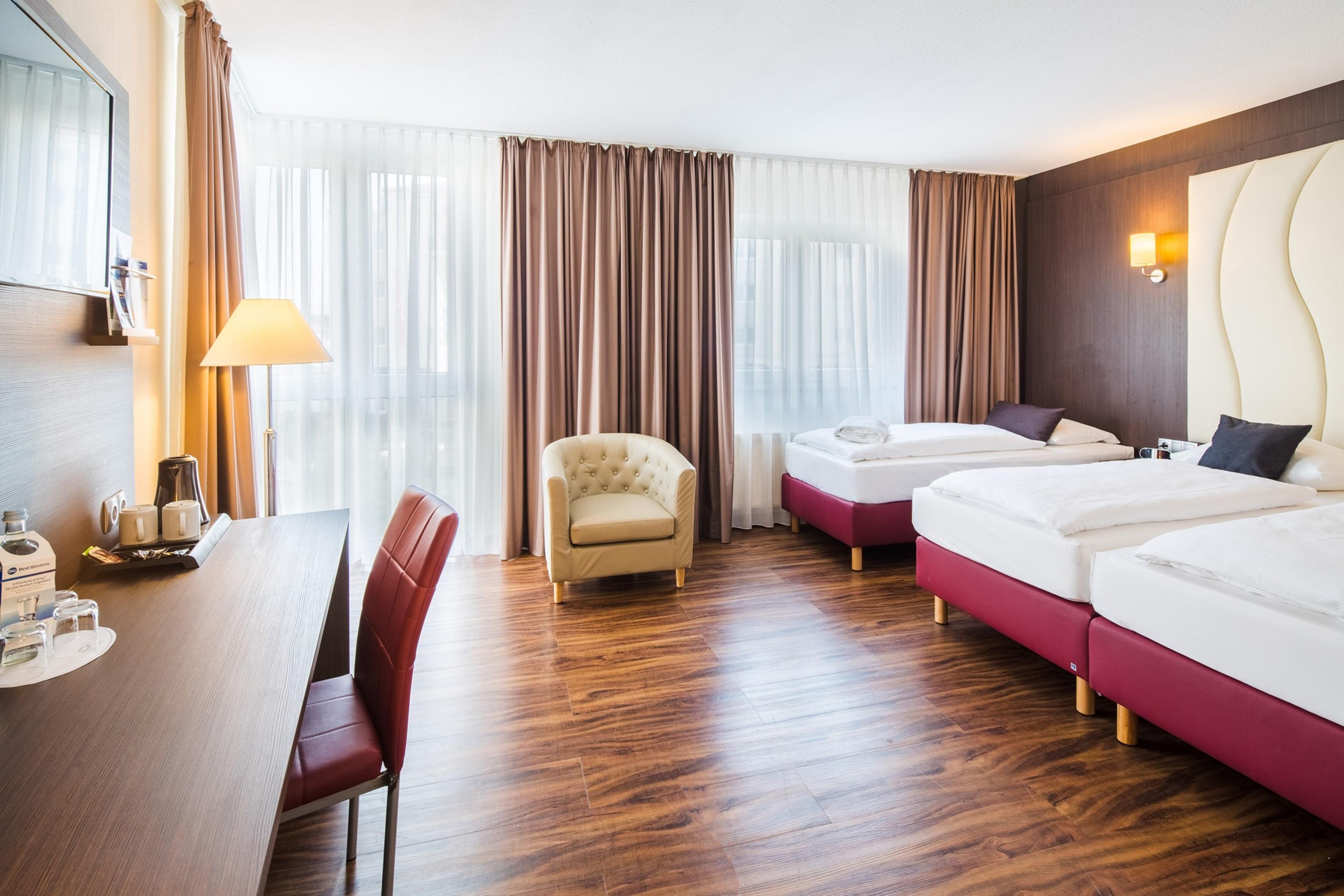 อาเมเดีย โฮเทล แอนด์ สวีท แฟรงค์เฟิร์ตแอร์พอร์ต Hotel รอนไฮม์ ภายนอก รูปภาพ
