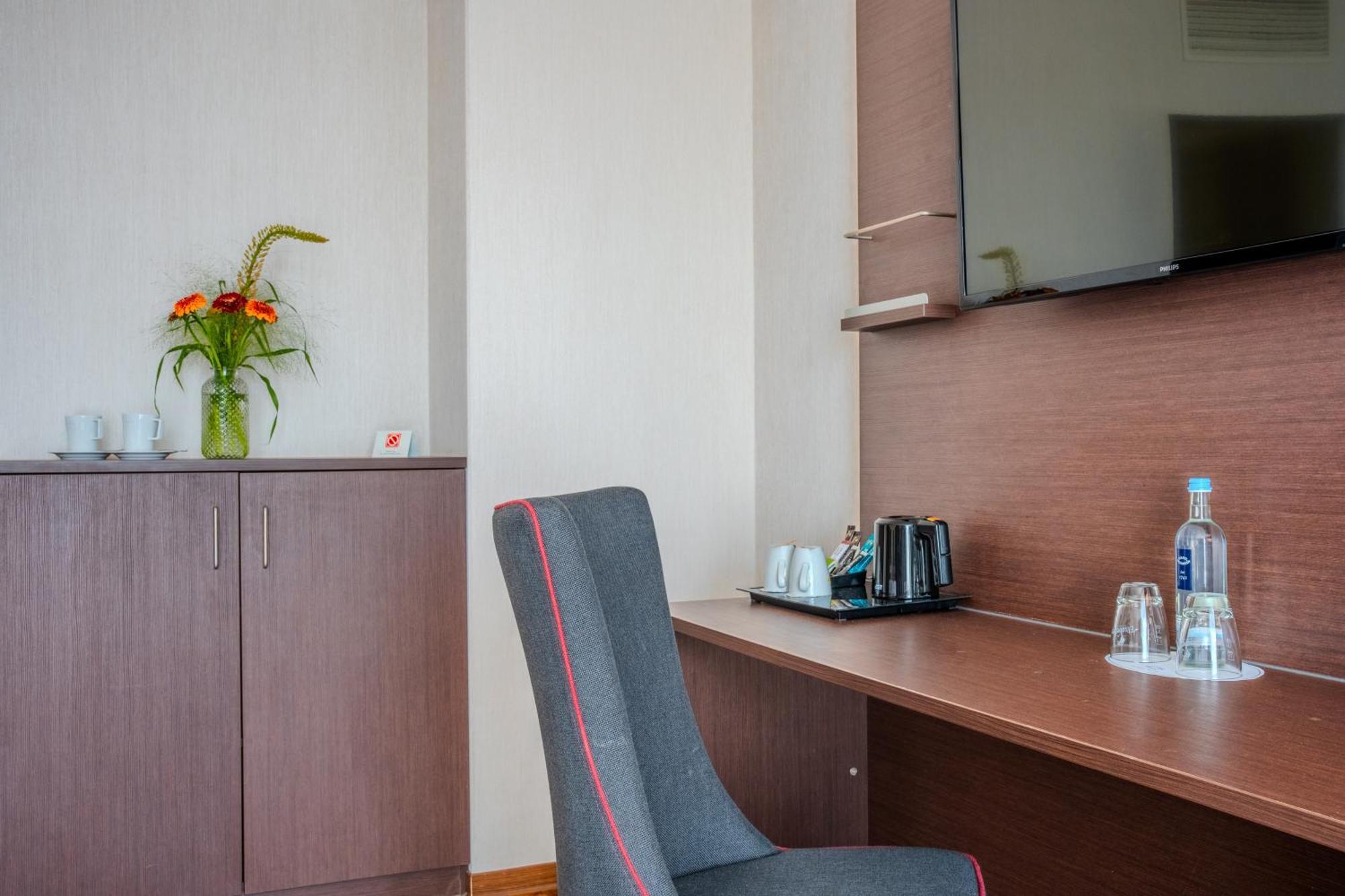 อาเมเดีย โฮเทล แอนด์ สวีท แฟรงค์เฟิร์ตแอร์พอร์ต Hotel รอนไฮม์ ภายนอก รูปภาพ